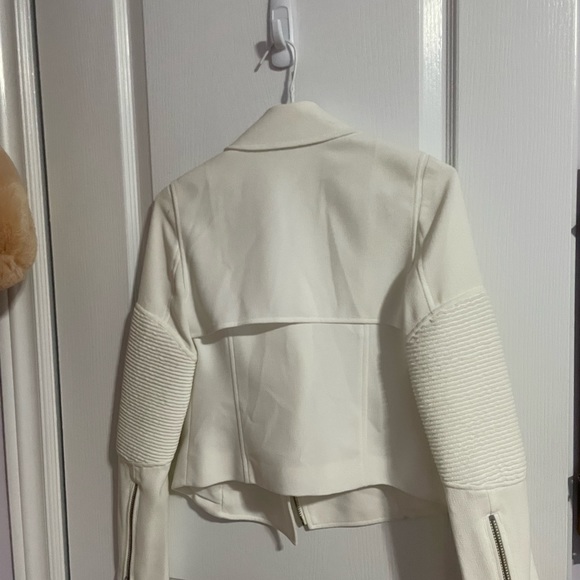 Wilfred Moto Fabric Jacket in size 00. Colour is a creamy white. - Picture 3 of 6